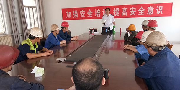 宏升機(jī)械開(kāi)展“珍愛(ài)生命，遠(yuǎn)離火災(zāi)”消防安全宣傳教育培訓(xùn)